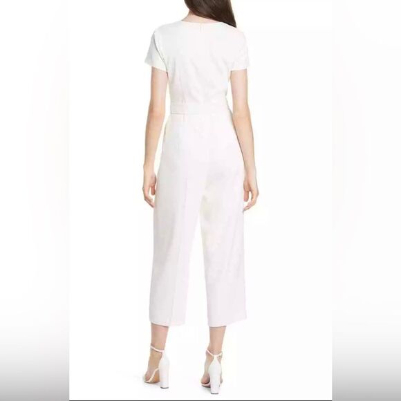 Club Monaco Women's Short Sleeve Zip Neck Beige Cream Polyester Jumpsuit EUC - Picture 4 of 9